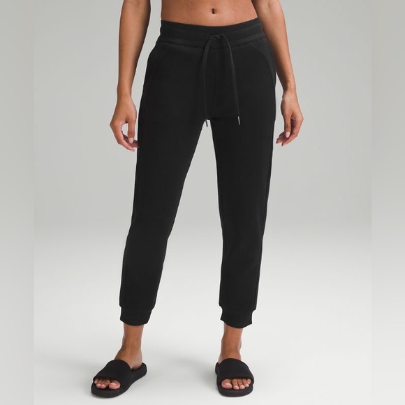 lululemon athletica Pants - Lululemon Black Scuba High-Rise Jogger sweatpant 7/8 Length